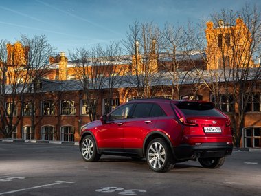slide image for gallery: 27119 | Cadillac XT4