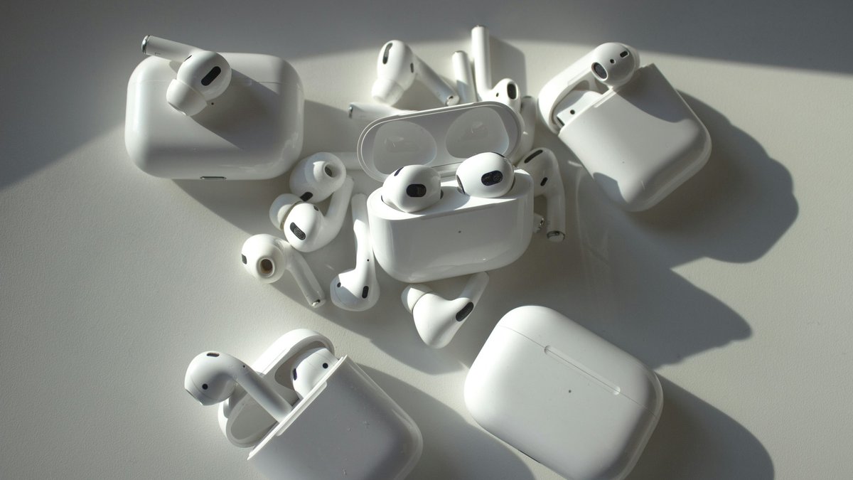 Мем дня: Илон Маск предсказал дизайн новых AirPods (фото) - Hi-Tech Mail.ru