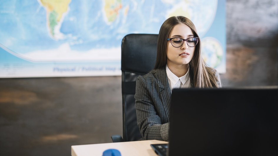 Девушка на работе Девушка на работе