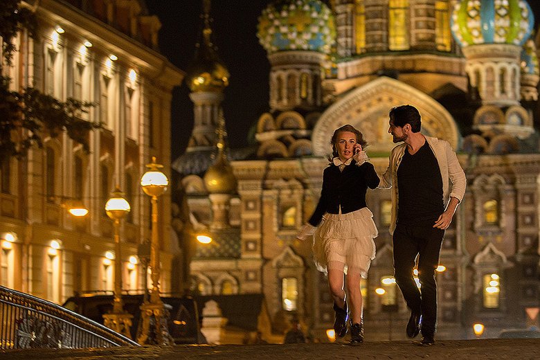 В клипе «Зверей», который стал дебютным «выходом» Марины, также снялись режиссер Валерия Гай Германика и ее муж Вадим Любушкин