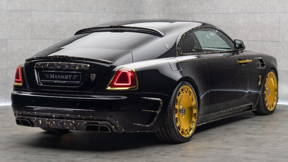 Посмотрите на Rolls-Royce Wraith с отделкой из чистого золота Посмотрите на Rolls-Royce Wraith с отделкой из чистого золота