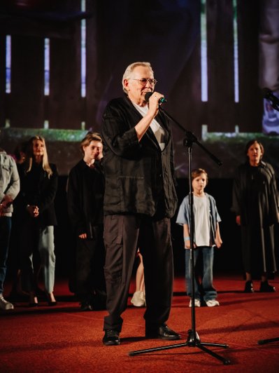 Юрий Стоянов на премьере фильма «На деревню дедушке», фото: пресс-служба Юрий Стоянов на премьере фильма «На деревню дедушке», фото: пресс-служба