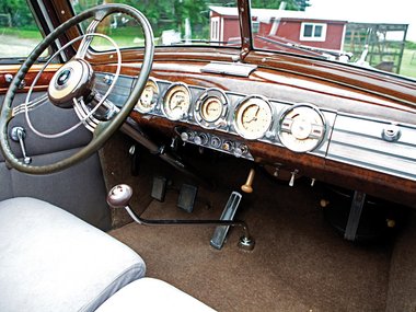 slide image for gallery: 26905 | 1939 Packard Twelve Convertible Sedan