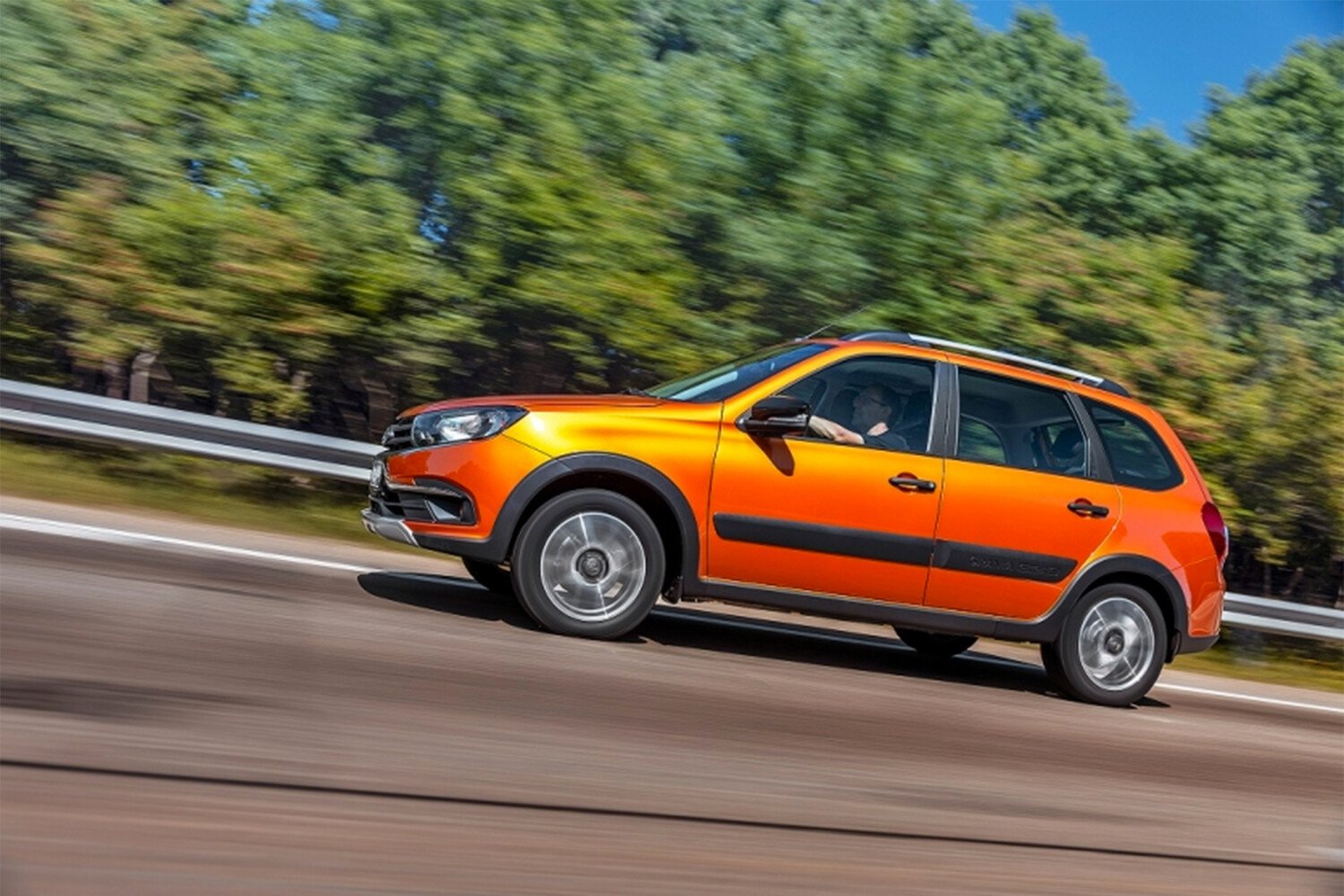 АвтоВАЗ» возобновит выпуск универсалов Lada Granta Cross