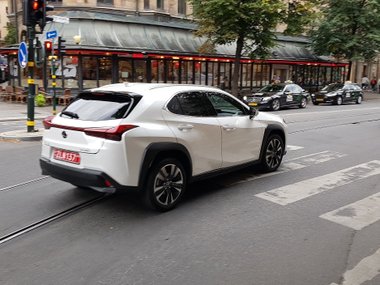 slide image for gallery: 23712 | Lexus UX