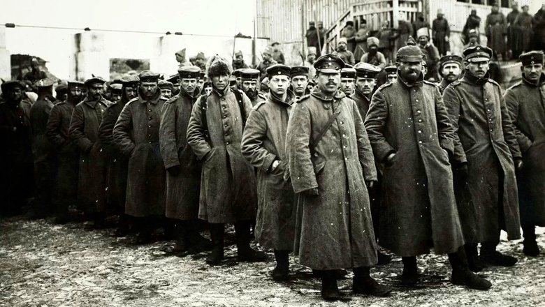 Германские пленные, взятые русскими в бою у озера Нарочь, март 1916 года. Германские пленные, взятые русскими в бою у озера Нарочь, март 1916 года.