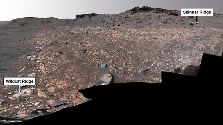 Два места, на которых марсоход достал четыре образца минералов. Фото: NASA