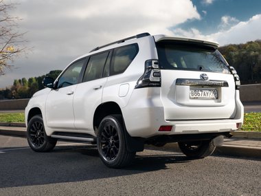 slide image for gallery: 26792 | Land Cruiser Prado