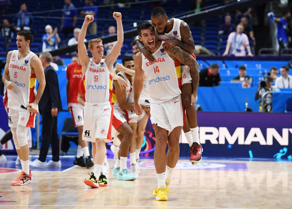 Сборная Испании стала первым полуфиналистом Евробаскета-2022