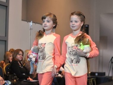 Slide image for gallery: 4424 | Комментарий «Леди Mail.Ru»: Бренд «Купалинка» представил коллекцию детской домашней одежды и пижам, выполненную из ткани собственного производства