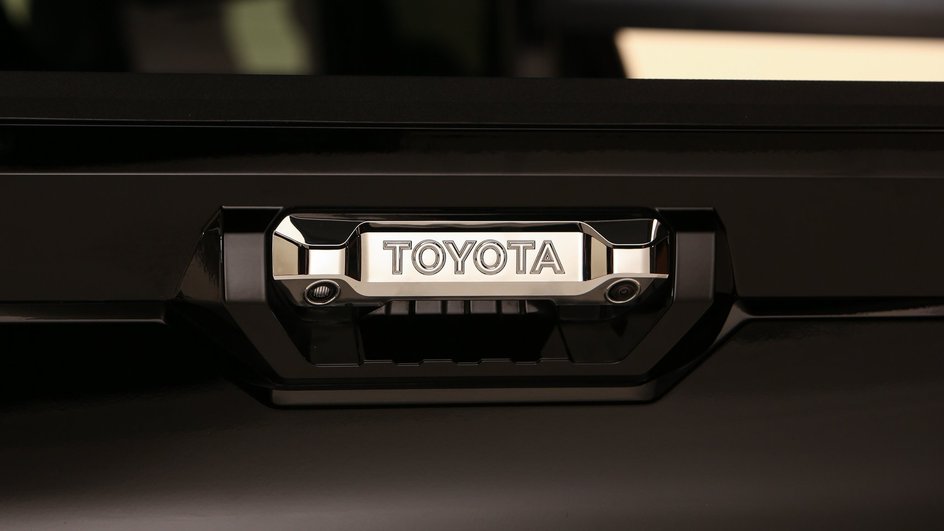 Toyota Ultimate Tailgate Tundra (логотип)