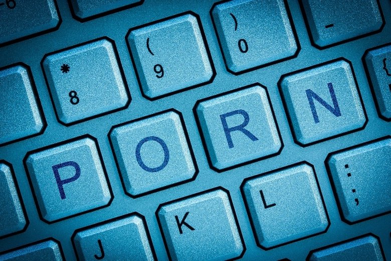 Несмотря на все ограничения, порно — неотъемлемая часть интернета. Фото: Pakistan Today