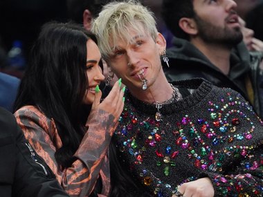 Slide image for gallery: 16178 | Меган Фокс и Machine Gun Kelly. Источник: legion-media.ru