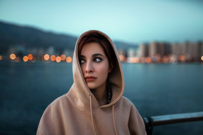 Грустная девушка Грустная девушка