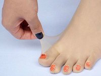 Content image for: 490199 | Японские чулки с «накрашенными ногтями» стали модным трендом