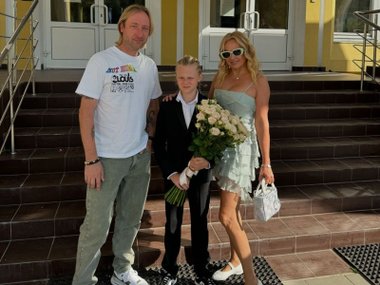 Яна Рудковская и Евгений Плющенко с сыном Александром Яна Рудковская и Евгений Плющенко с сыном Александром