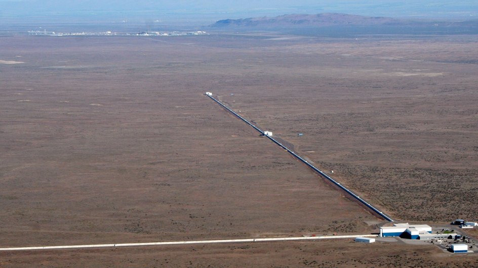 Интерферометр LIGO комплекс Интерферометр LIGO комплекс