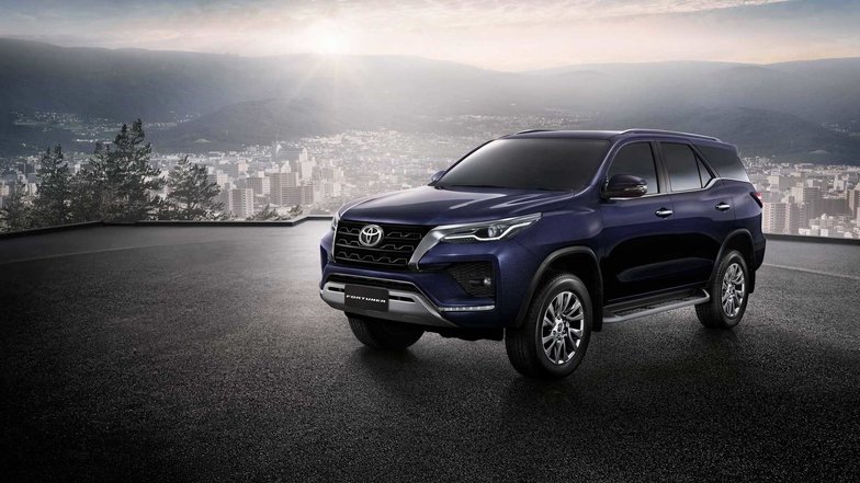 slide image for gallery: 26328 | Toyota Fortuner