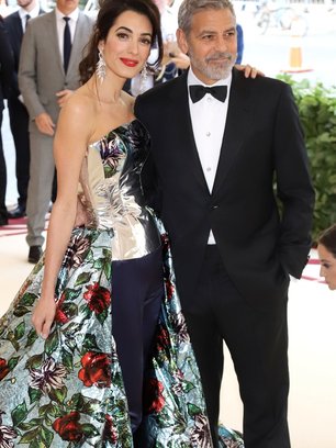 Slide image for gallery: 9391 | Джордж и Амаль Клуни на Met Gala 2018