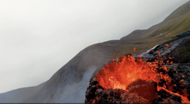 Вулкан Фаградалсфьяль в Исландии. Фото: скриншот из видео пользователя Bjorn Steinbekk в Facebook