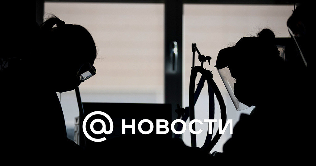 Аналитики сравнили страх жителей Москвы и Петербурга новой волны COVID