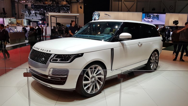 slide image for gallery: 23549 | Range Rover SV Coupe