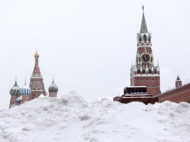 Серия мощных циклонов, которые принесли в Москву сильнейшие за последние полвека снегопады, а также острый дефицит свободных парковочных мест во дворах, простимулировала активность на рынке машино-мест