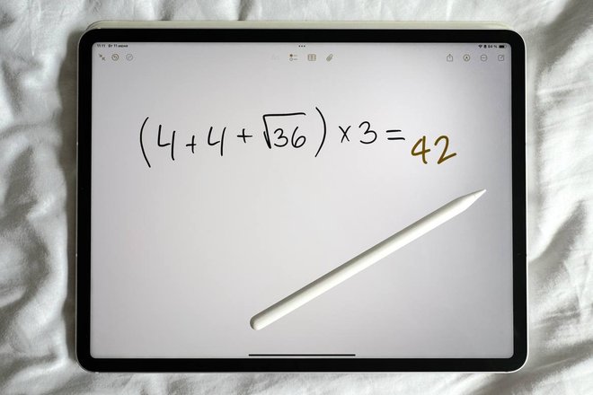 iPad решает математику