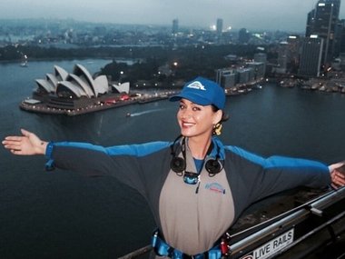 Slide image for gallery: 4585 | Певица Кэти Перри приехала в Сидней, где совершила очень смелый поступок — спрыгнула с моста на тросе! Кэти рассказала, что впечатления были просто незабываемыми
