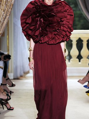 Slide image for gallery: 2027 | Показ Giambatista Valli на неделе haute couture в Париже