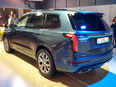 slide image for gallery: 25654 | Cadillac