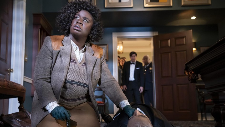 Узо Адуба в сериале «Резиденция» Узо Адуба в сериале «Резиденция»
