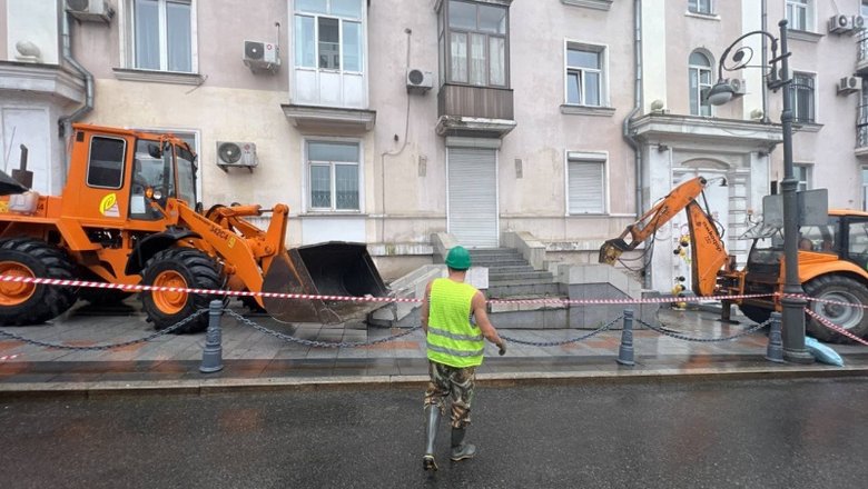 Маршрутка с пассажирами утонула во Владивостоке. Кошмарный потоп в городе, все у