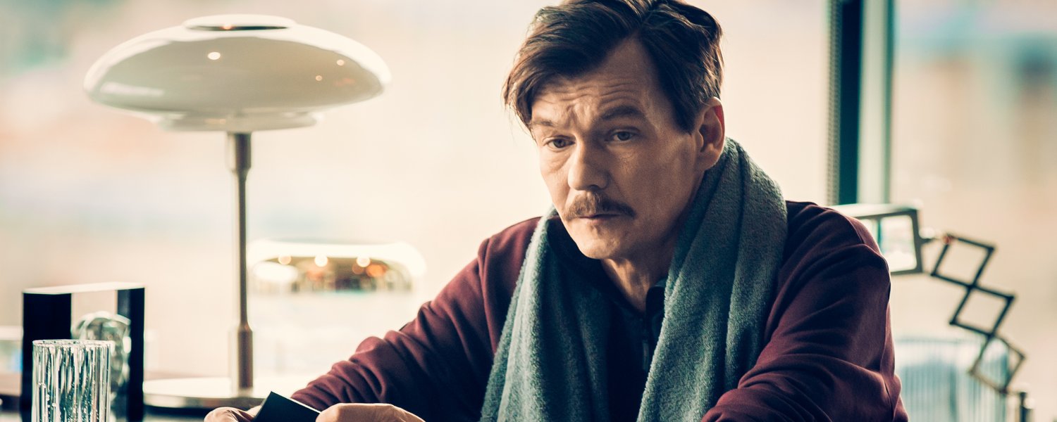 Кадр из сериала «Чужие деньги»