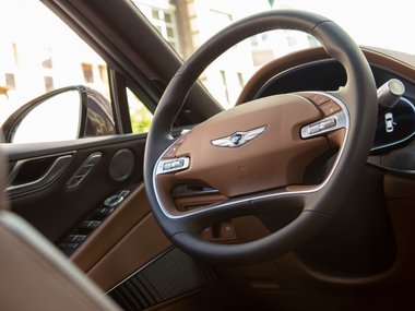 slide image for gallery: 28242 | Genesis G80