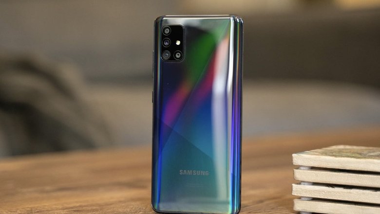 Samsung Galaxy A51 — хит продаж 2020 и 2021 годов.