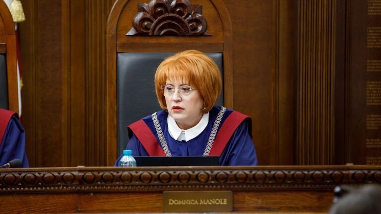 Конституционный суд Молдовы вновь возглавила Домника Маноле