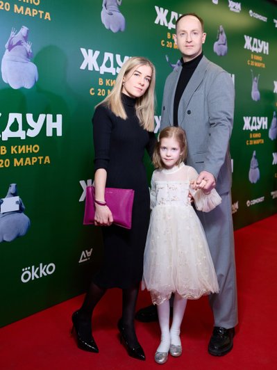 Никита Тарасов с семьей на премьере фильма «Ждун», фото: пресс-служба Никита Тарасов с семьей на премьере фильма «Ждун», фото: пресс-служба