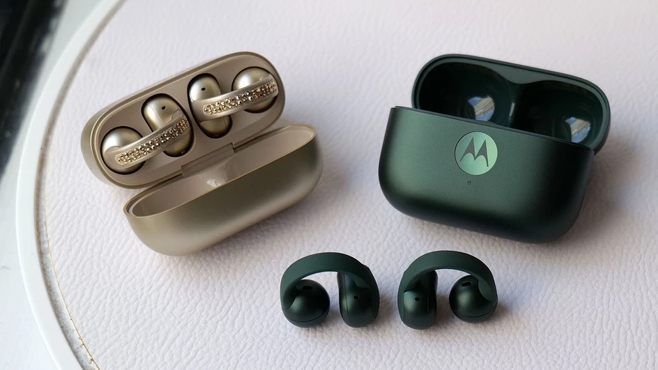 Moto Buds Loop: стильные наушники от Motorola с кристаллами Swarovski и технологией Sound by Bose Moto Buds Loop: стильные наушники от Motorola с кристаллами Swarovski и технологией Sound by Bose
