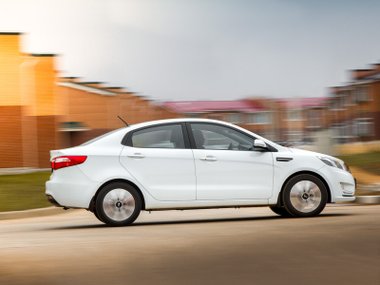 slide image for gallery: 15289 | Kia Rio. Сравнительный тест