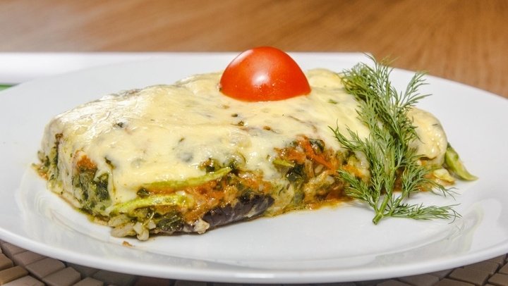 Баклажаны, кабачки, помидоры и сыр в духовке — рецепт с фото пошагово