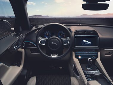 slide image for gallery: 23582 | Jaguar F-Pace SVR