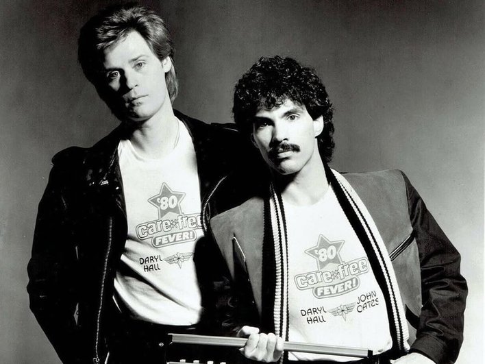 Черно-белое фото дуэта Hall & Oates Черно-белое фото дуэта Hall & Oates