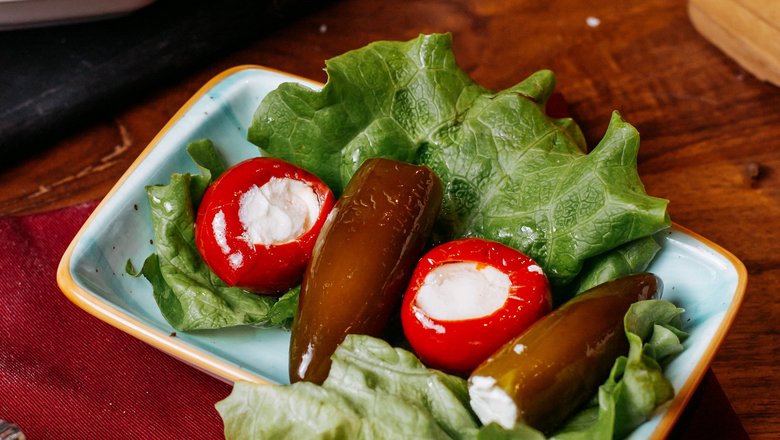 Консервированный перец с сыром, консервированный перец, фаршированный перец, соленья Консервированный перец с сыром, консервированный перец, фаршированный перец, соленья