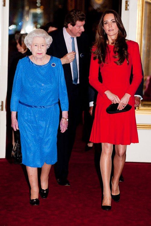 Королева Елизавета II и герцогиня Кэтрин
