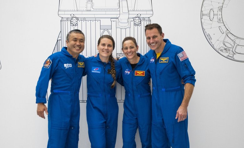 Слева направо: Коити Ваката, Анна Кикина, Николь Манн и Джош Кассада / Источник: SpaceX