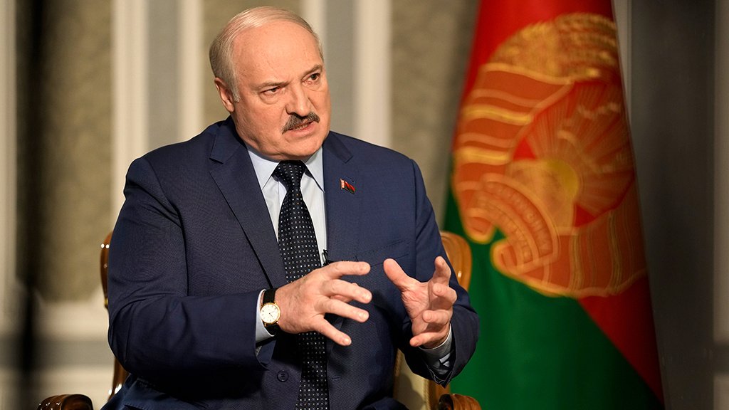 Лукашенко: В минском «Динамо» мне каждый год обещают пройти первый раунд плей-офф