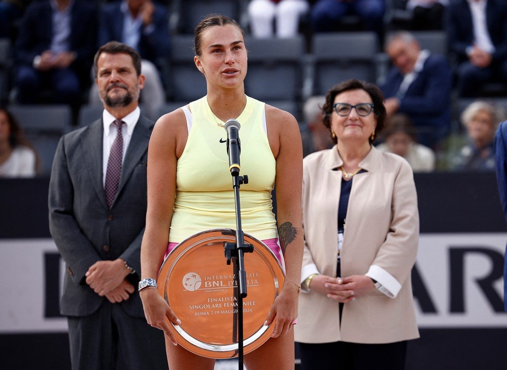 Соболенко проиграла Свентек в финале турнира WTA-1000 в Риме
