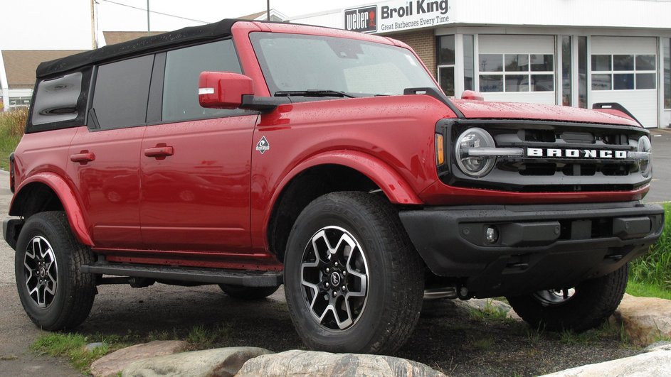 Внедорожник фирмы Ford модели Bronco Внедорожник фирмы Ford модели Bronco