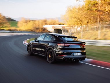 slide image for gallery: 28122 | Porsche Cayenne